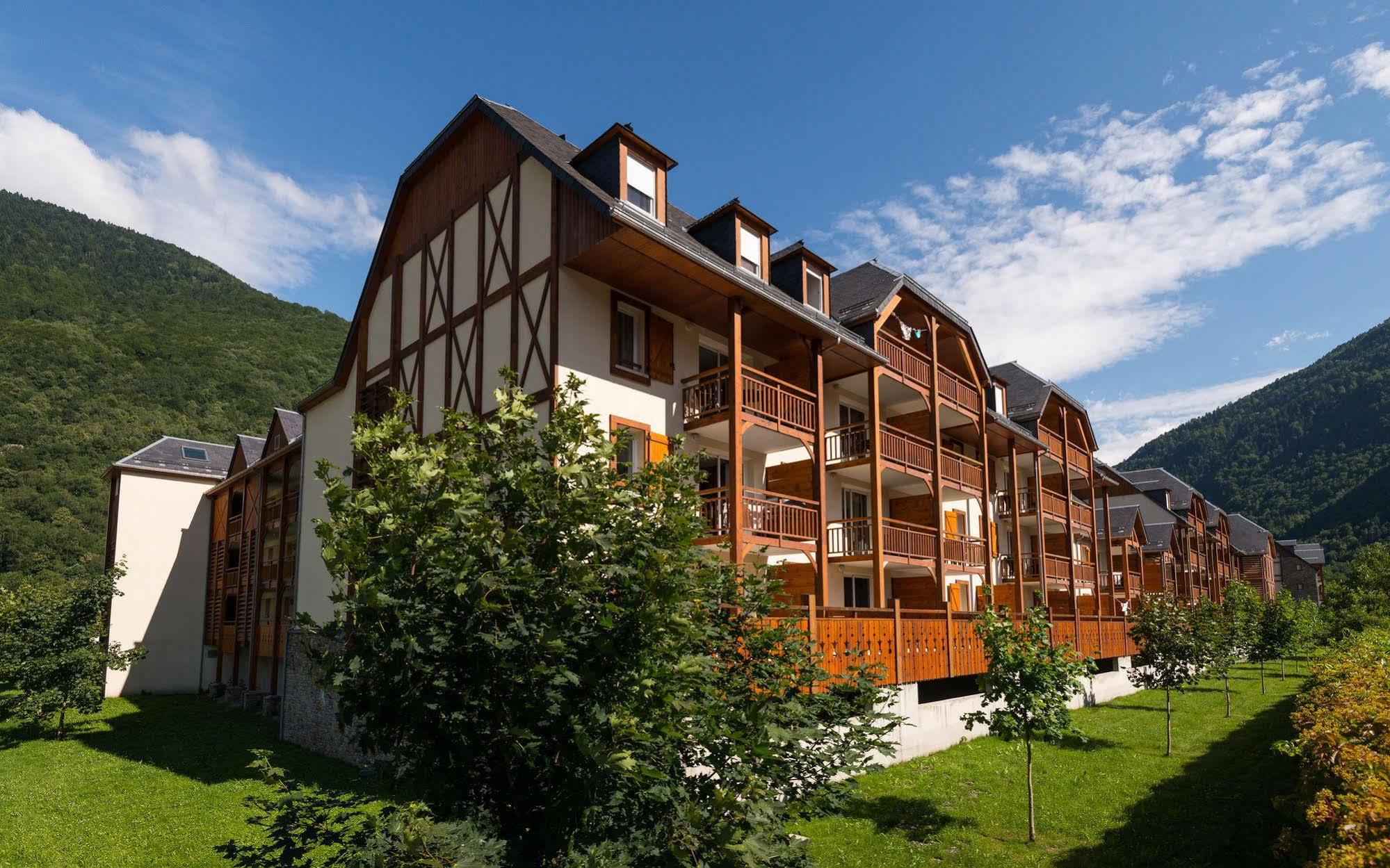 Lagrange Vacances Le Belvedere Saint-Mamet Exteriör bild